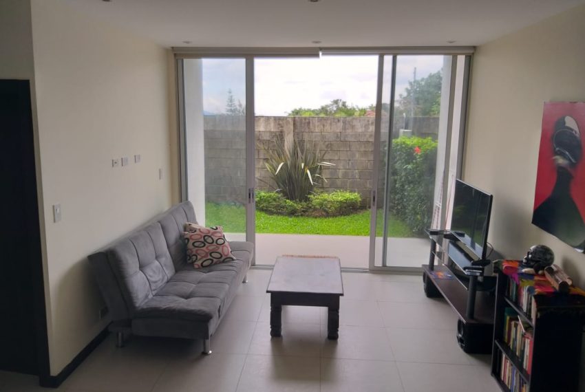 Apartamento Contemporáneo Con Jardín En Curridabat