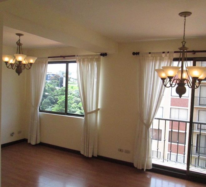 Apartamento En Condado Palacio En La Uruca