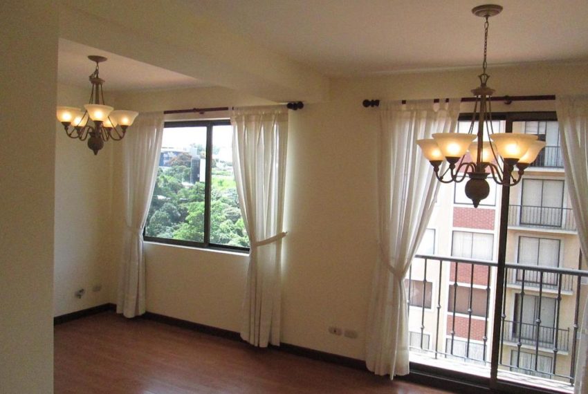 Apartamento En Condado Palacio En La Uruca