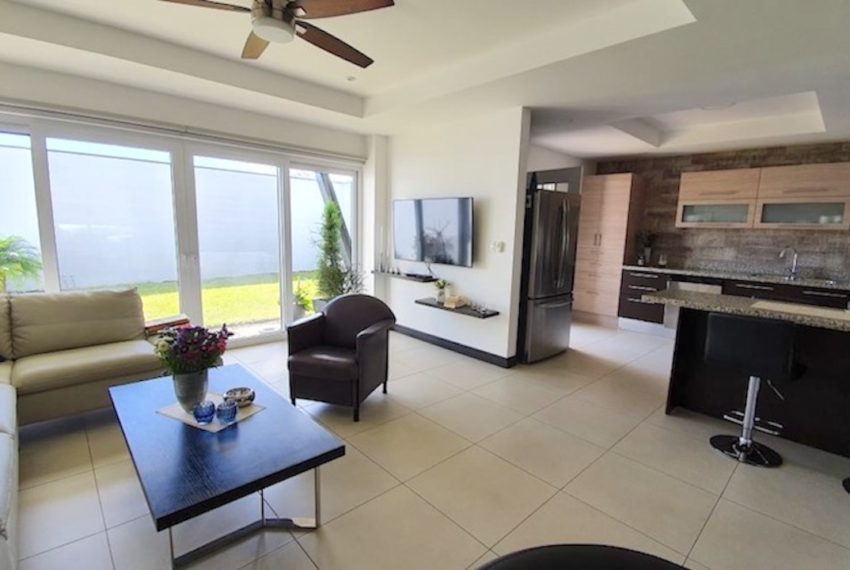Se Alquila Casa Moderna En condominio Escazu